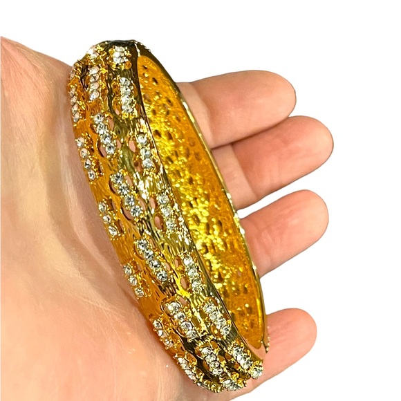 1980s Camrose & Kross gold plated crystal fancy bangle bracelet JBK Jackie K - Picture 7 of 9
